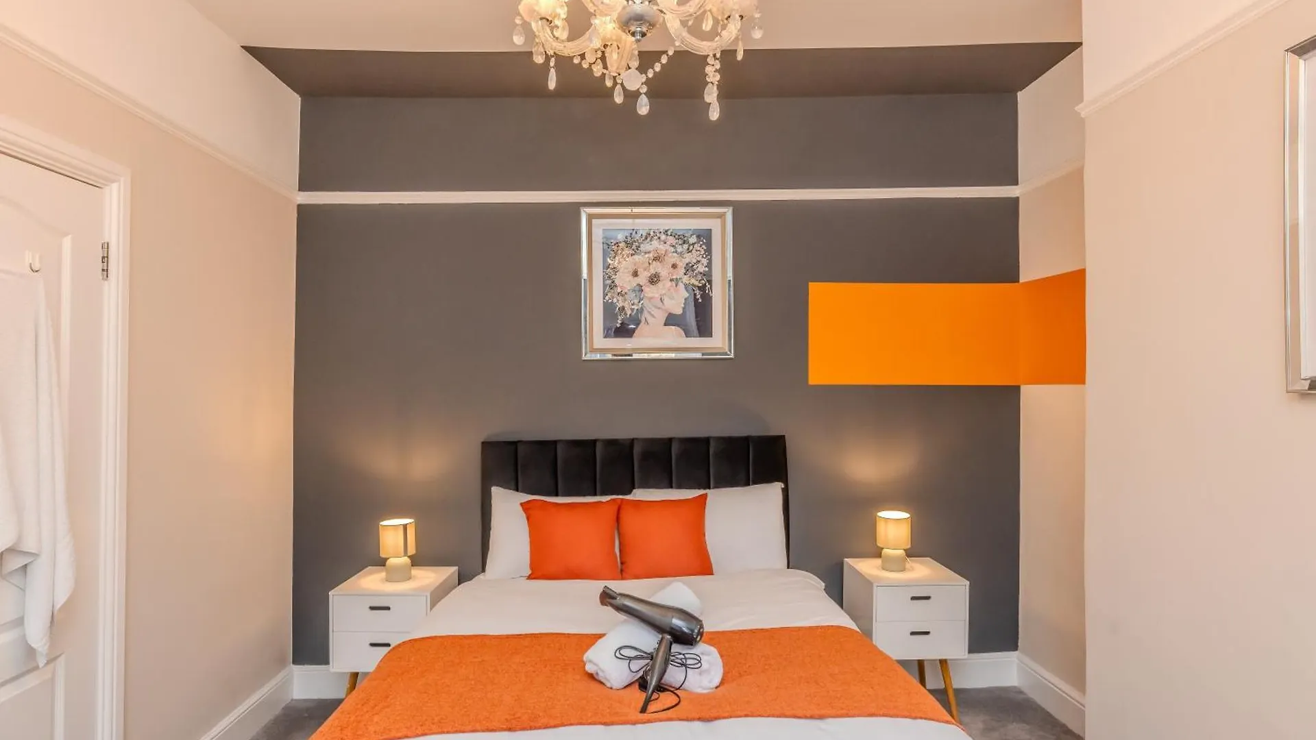 2 Bedroom Morden Flat Next To Brighton Beach & Shopping Center 0*,  United Kingdom