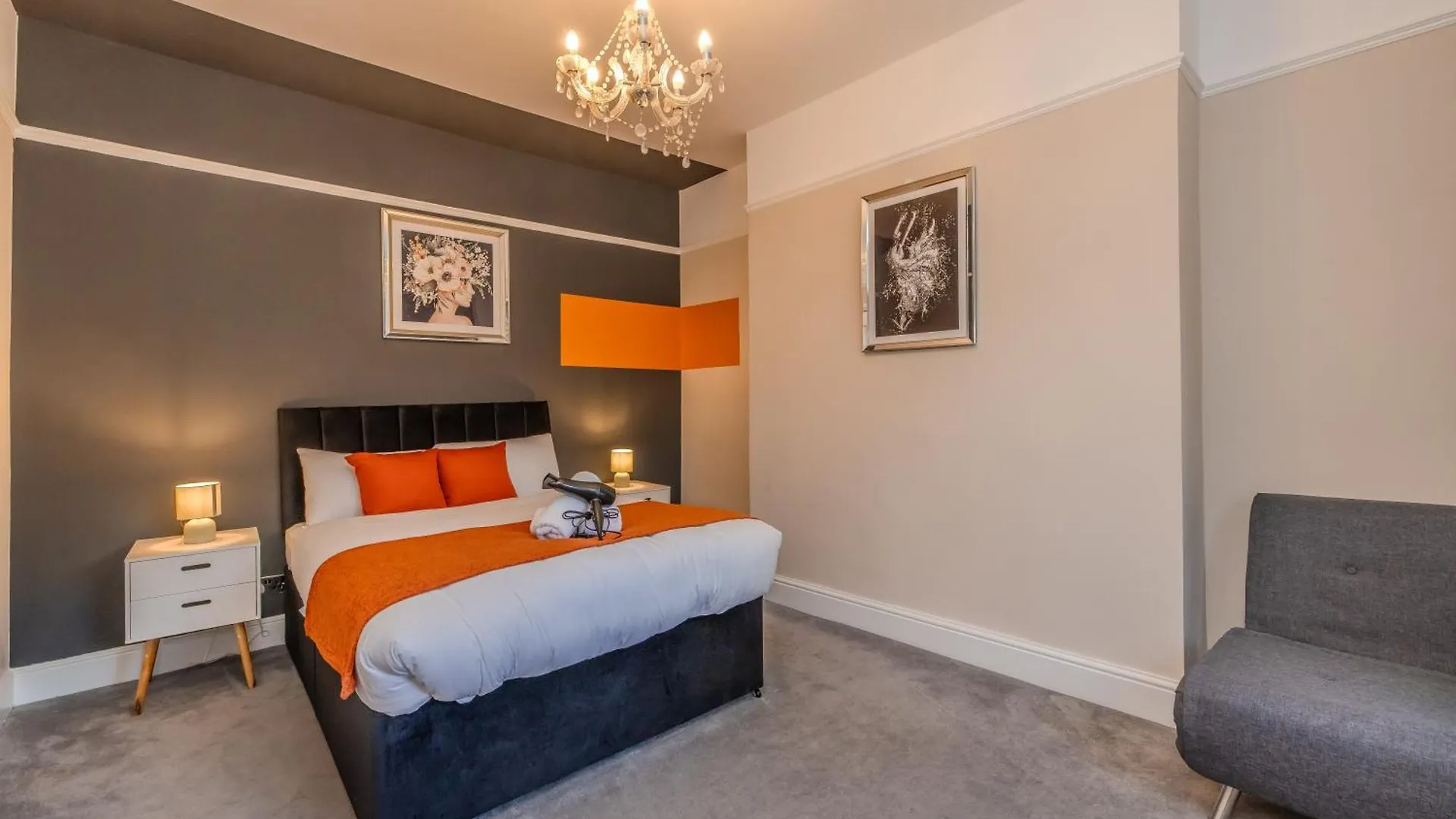 2 Bedroom Morden Flat Next To Brighton Beach & Shopping Center