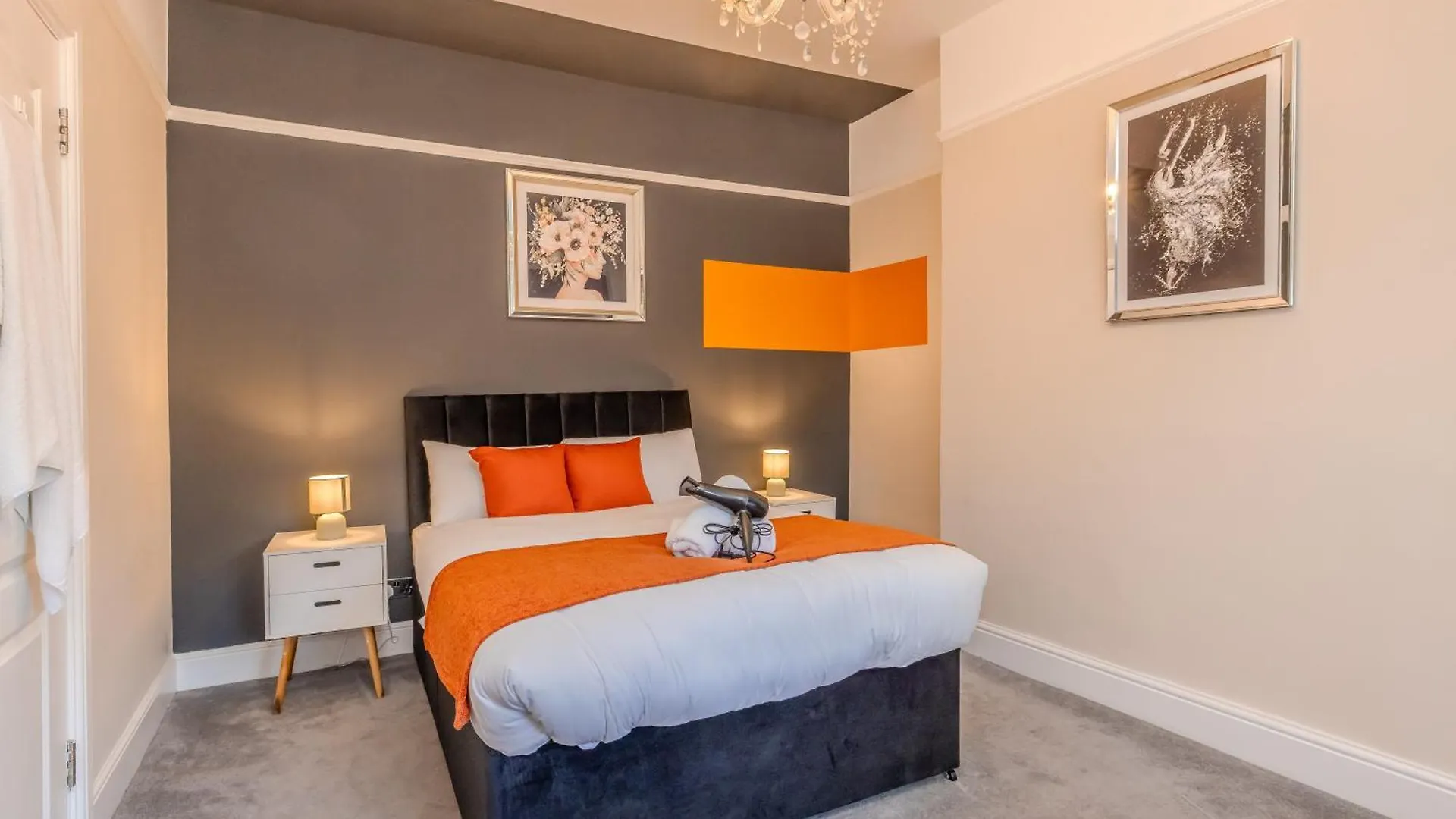 2 Bedroom Morden Flat Next To Brighton Beach & Shopping Center Apartment