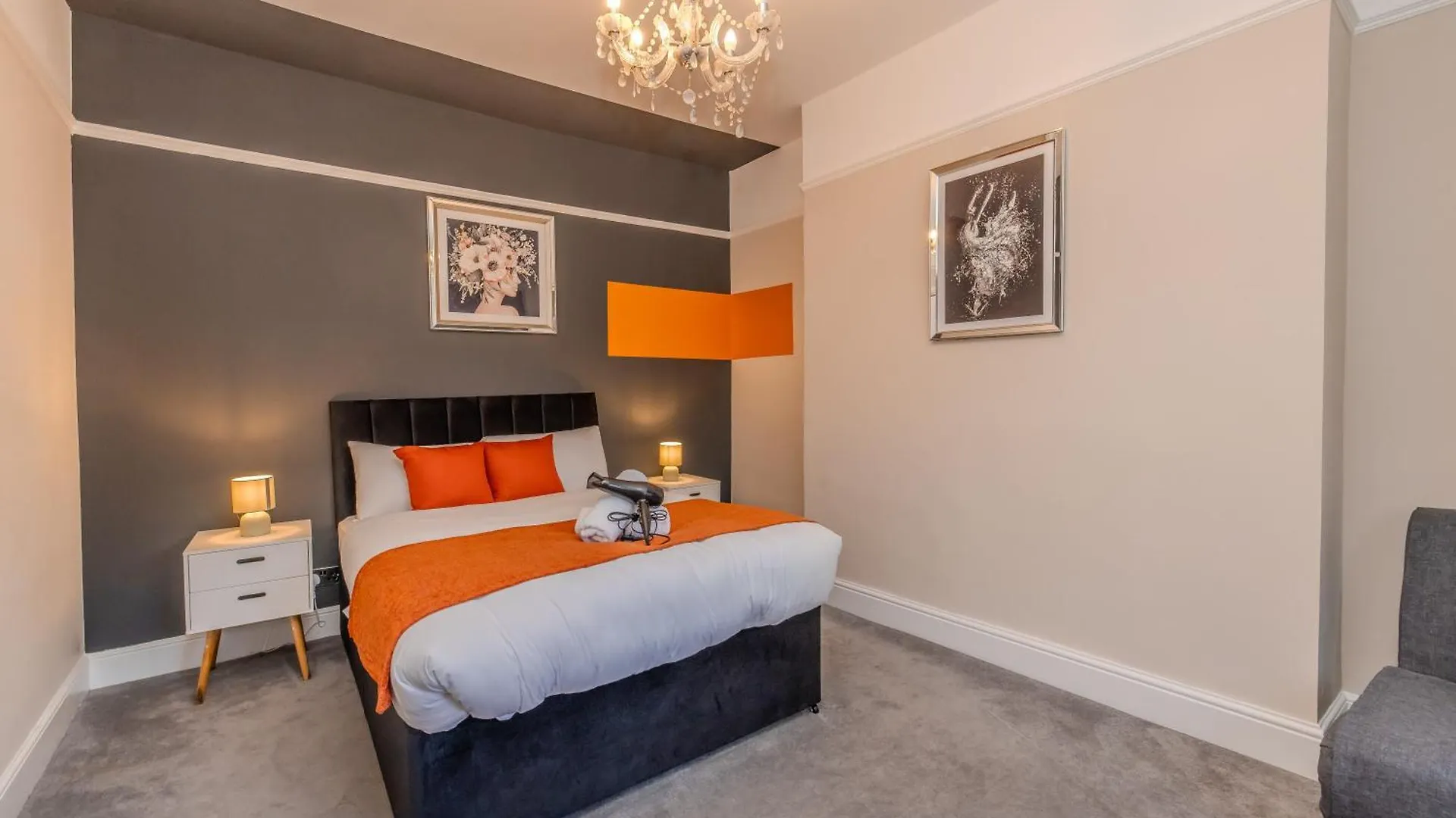 Apartment 2 Bedroom Morden Flat Next To Brighton Beach & Shopping Center