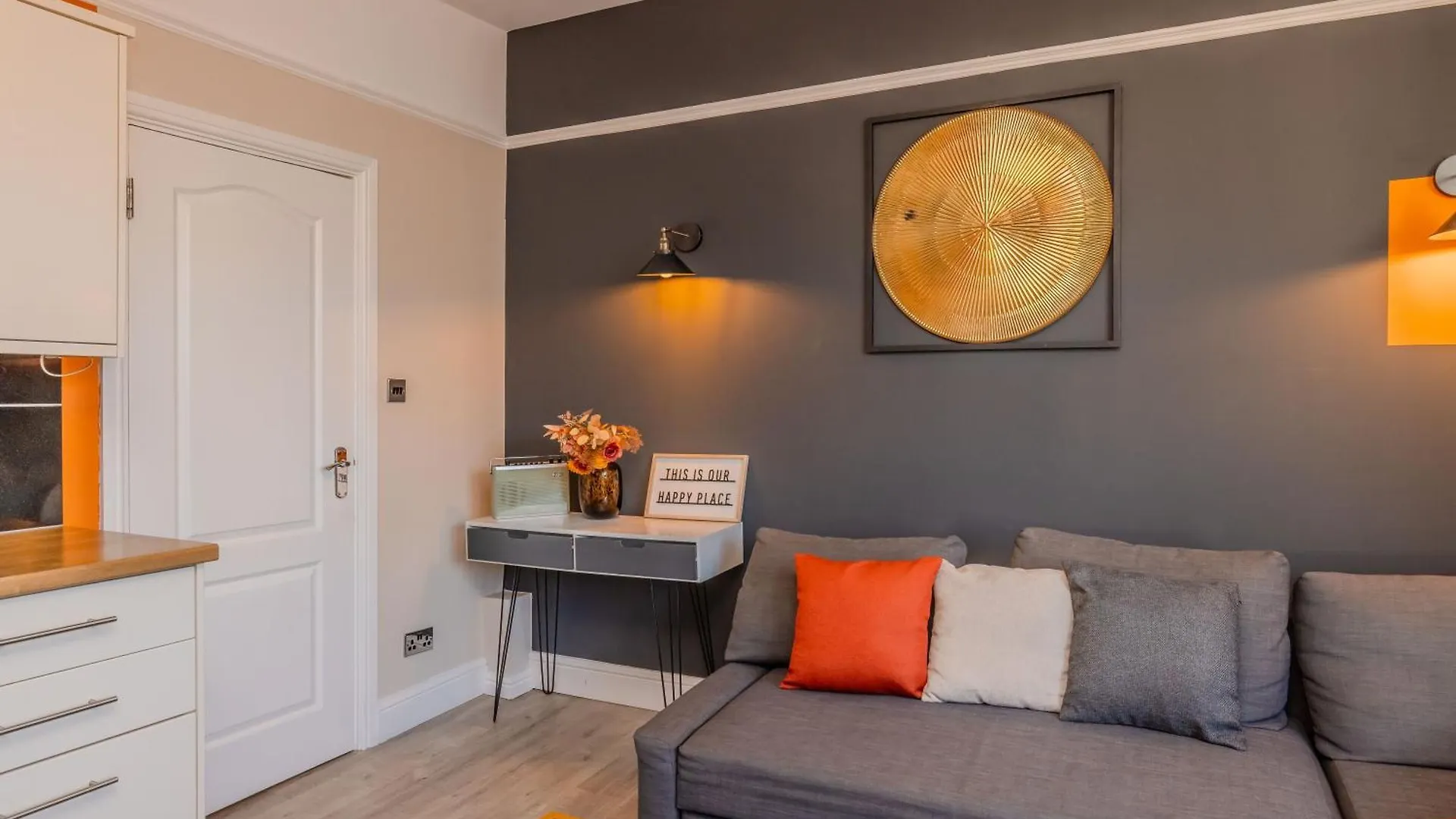 2 Bedroom Morden Flat Next To Brighton Beach & Shopping Center United Kingdom